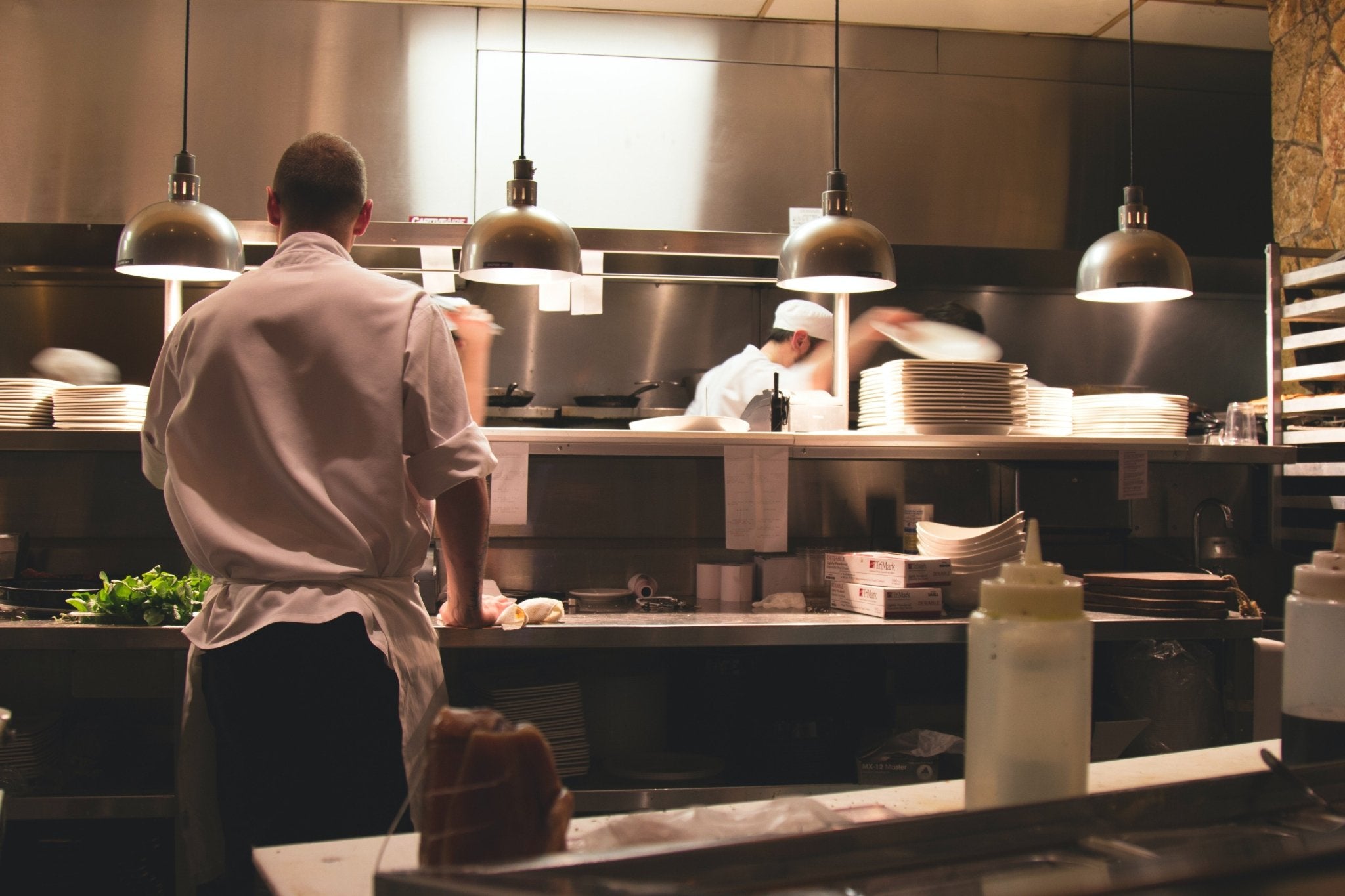 What are the Differences Between a Chef & a Cook?